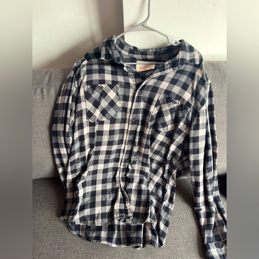 Used Men’s Urban Pipeline Flannel | XXL | Black & Grey Checker